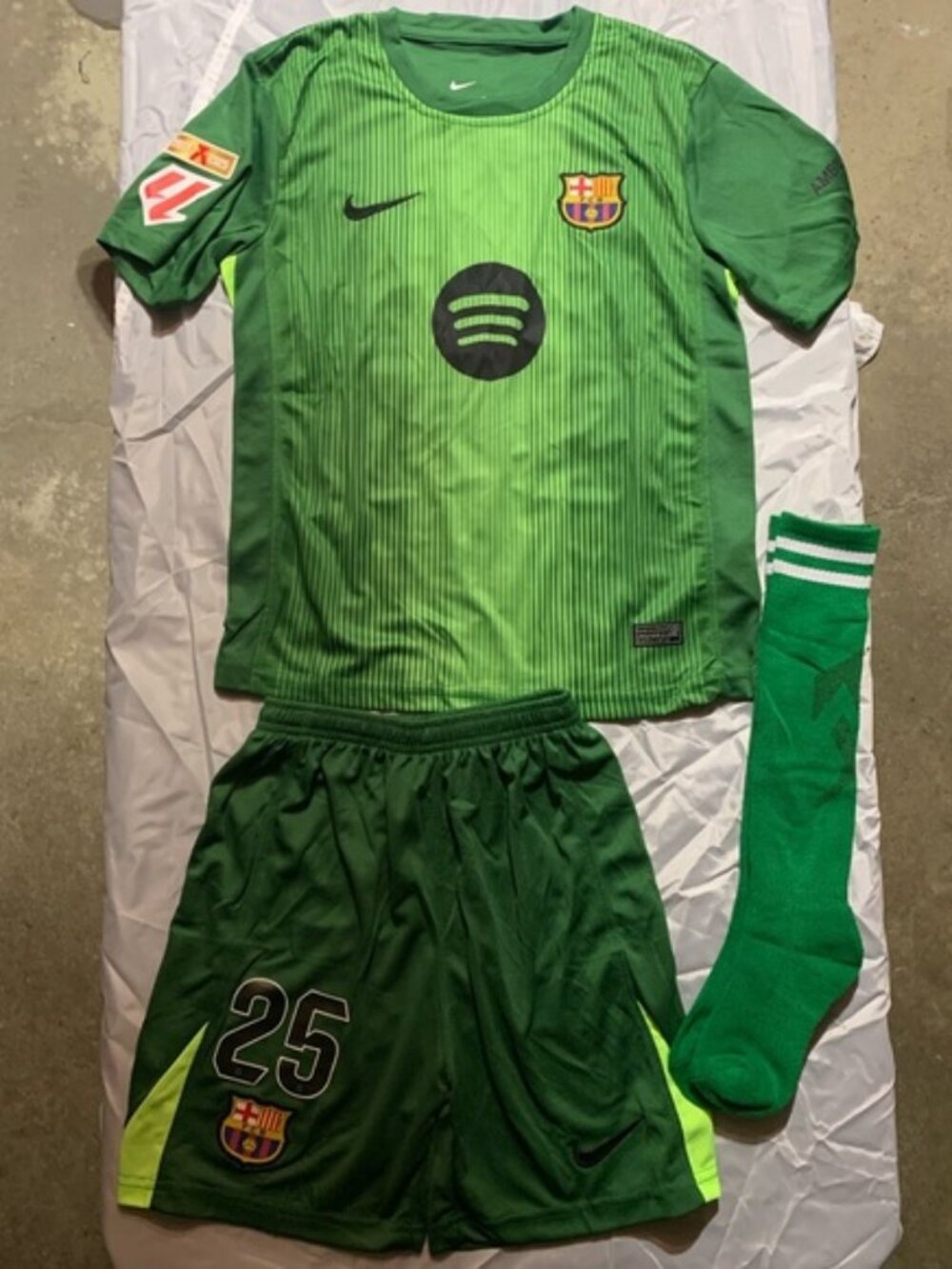 🌞⚽⚽ Barcelona 25/26 Goalkeeper Jerseys